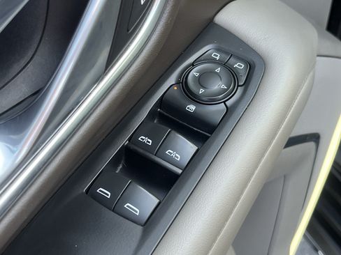 Used 2021 Chevrolet Suburban LS AWD/4WD image 26