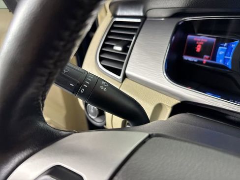 Used 2013 Ford Taurus SEL image 15