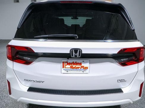 Used 2025 Honda Odyssey EX-L image 8