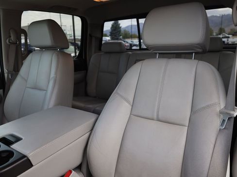Used 2007 Chevrolet Silverado 2500 LT w/ 1LT Convenience Package AWD/4WD image 16