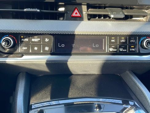 Used 2023 Kia Sportage LX AWD/4WD image 21