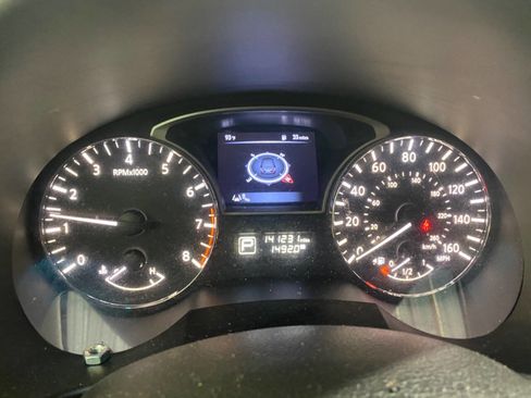 Used 2015 Nissan Altima 2.5 SV w/ Convenience Package image 28