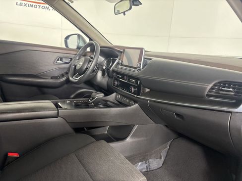 Used 2021 Nissan Rogue SV image 28