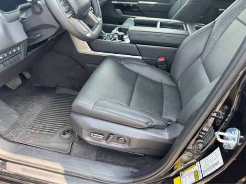 Used 2025 Toyota Tundra Limited AWD/4WD image 9
