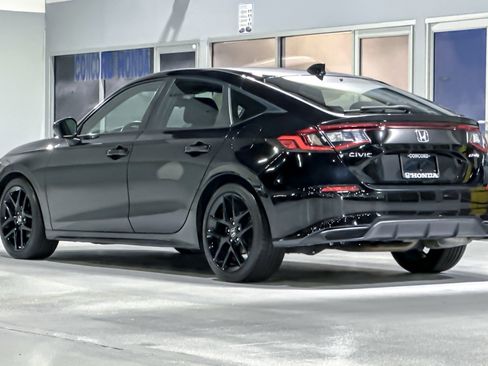 Used 2024 Honda Civic Sport image 3