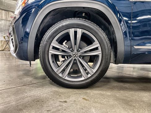 Used 2022 Volkswagen Atlas Cross Sport SEL R-Line image 10