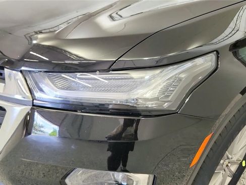 Used 2023 Chevrolet Traverse LT FWD image 35