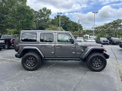 Used 2025 Jeep Wrangler Unlimited Rubicon AWD/4WD image 10