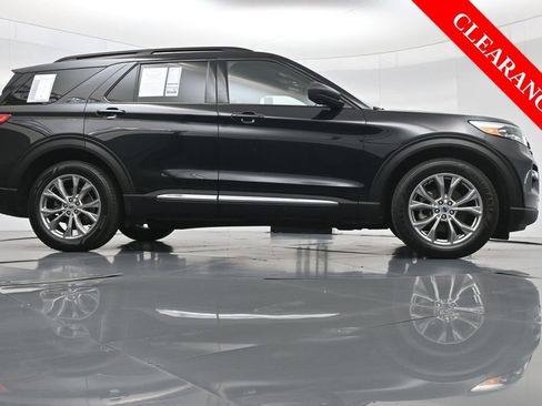 Used 2022 Ford Explorer XLT w/ Equipment Group 202A image 52
