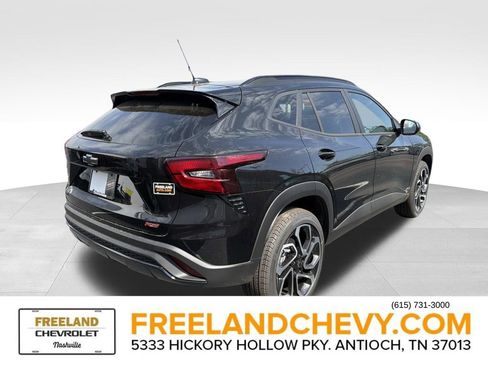 New 2026 Chevrolet Trax RS FWD image 2