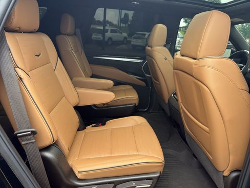 Used 2025 Cadillac Escalade Premium Luxury w/ Touring Package AWD/4WD image 15