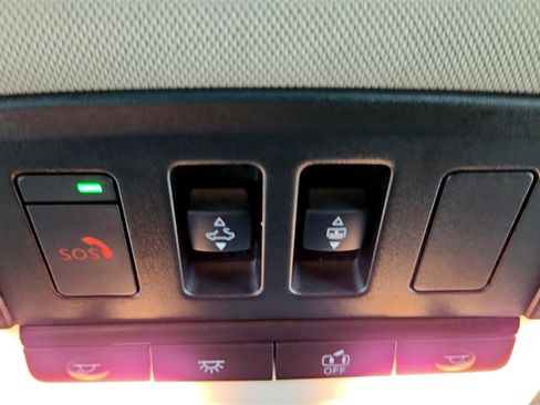 Used 2024 Nissan Rogue SL w/ SL Premium Package image 44