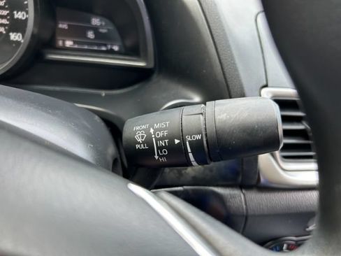 Used 2017 MAZDA MAZDA3 Sport FWD image 21