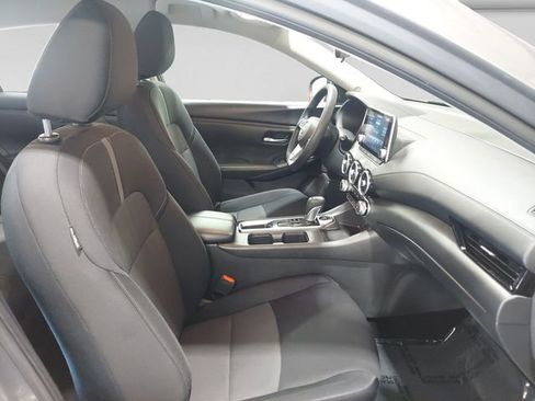 Used 2024 Nissan Sentra SV FWD image 16