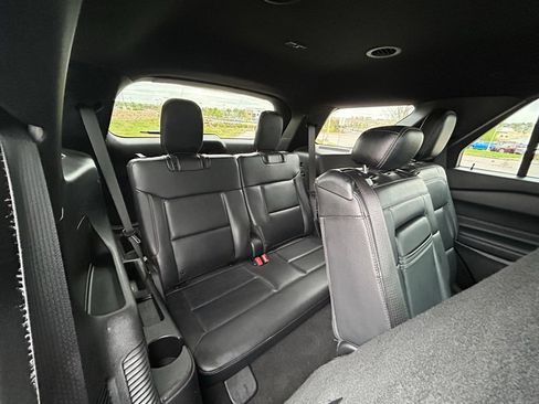 Used 2020 Ford Explorer XLT w/ Equipment Group 202A AWD/4WD image 32