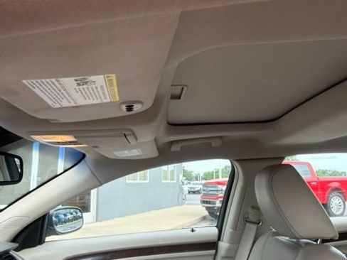 Used 2010 Ford Taurus Limited FWD image 19