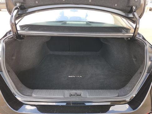 Used 2025 Nissan Sentra SV FWD image 14