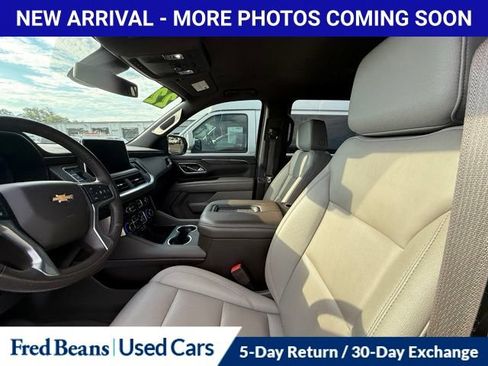 Used 2022 Chevrolet Suburban LT w/ Luxury Package AWD/4WD image 17