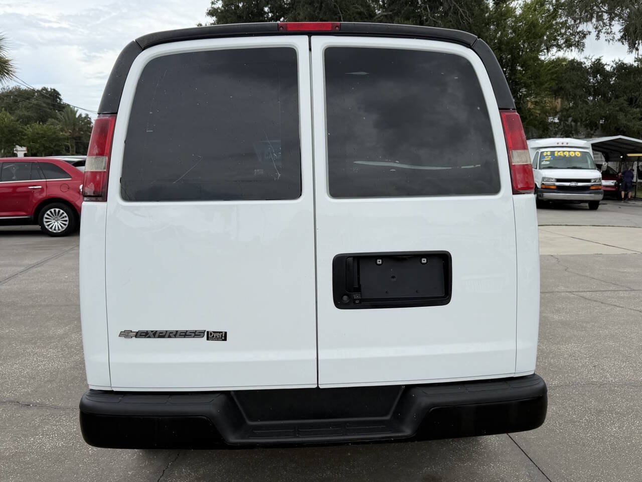 Used 2017 Chevrolet Express 2500 Extended RWD image 7