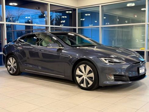 Used 2020 Tesla Model S Long Range Plus image 6