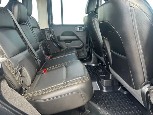 Used 2021 Jeep Wrangler Unlimited Sahara AWD/4WD image 16