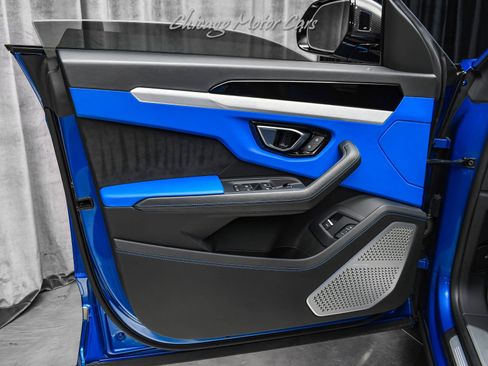 Used 2022 Lamborghini Urus image 33