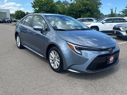 Used 2026 Toyota Corolla LE w/ LE Premium Package FWD image 9