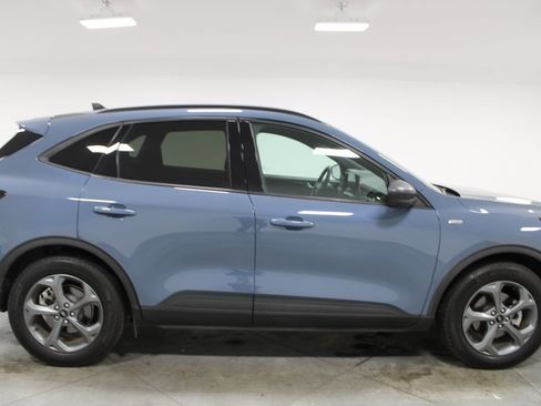 Used 2025 Ford Escape ST-Line w/ Tech Pack #1 FWD image 11