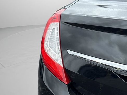 Used 2016 Lincoln MKS FWD image 18