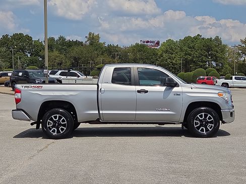 Used 2016 Toyota Tundra SR5 w/ TRD Off Road Package AWD/4WD image 6
