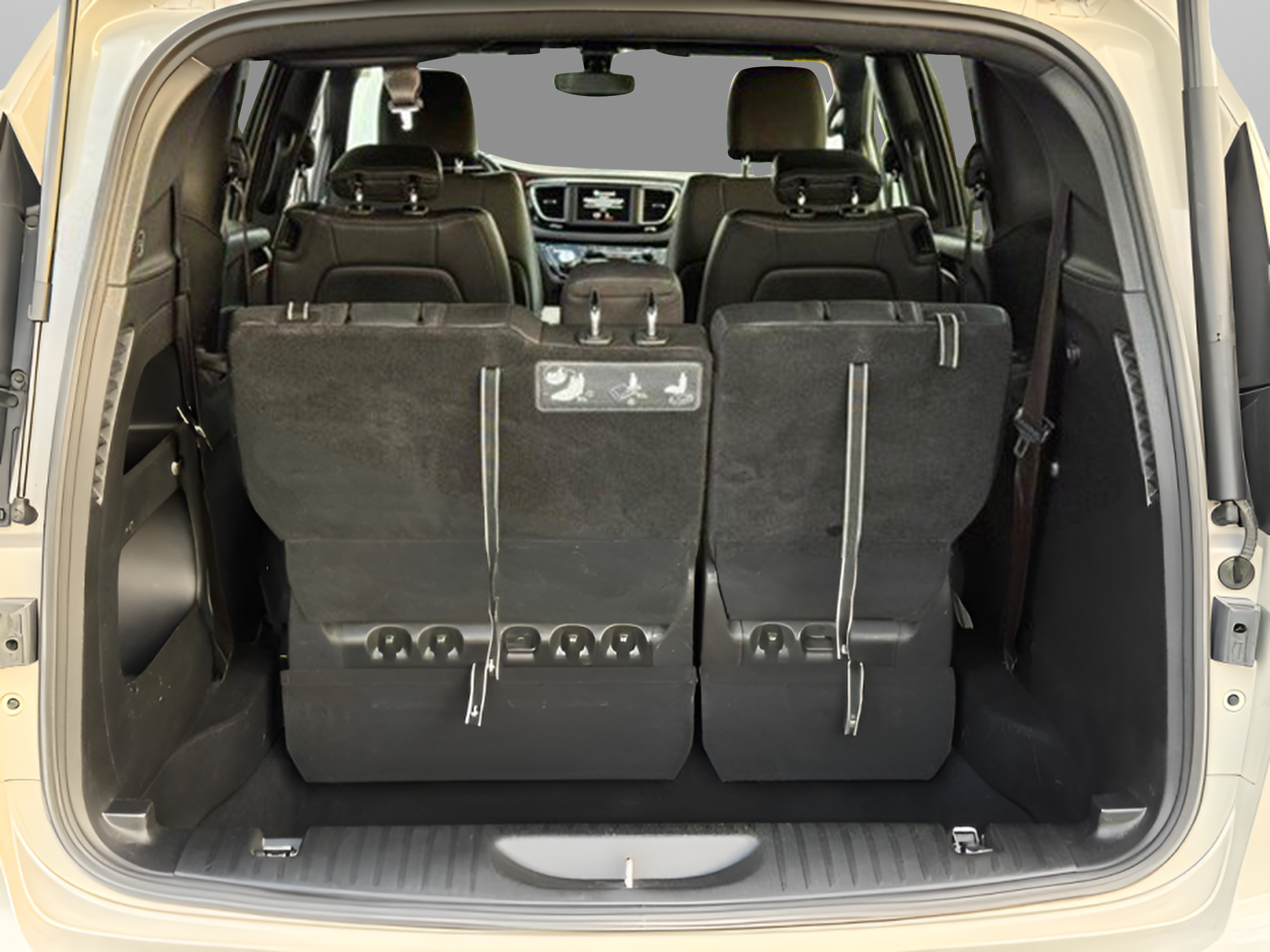 Used 2019 Chrysler Pacifica Touring-L FWD image 18