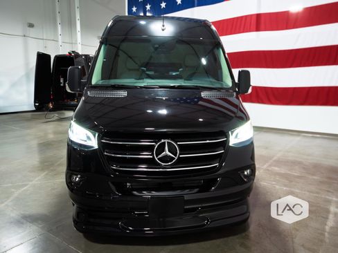 Used 2024 Mercedes-Benz Sprinter 3500 image 26