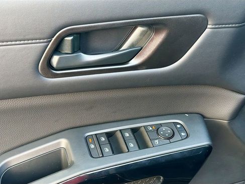 New 2025 Nissan Pathfinder SV w/ Cargo Package image 18