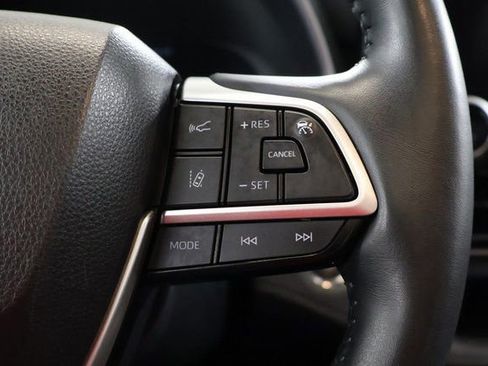 Used 2023 Toyota Highlander Limited image 20