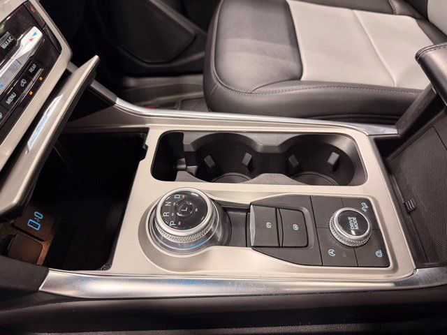 Used 2024 Ford Explorer XLT w/ XLT Sport Appearance Package AWD/4WD image 37