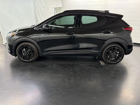 Used 2027 Chevrolet Bolt RS w/ Technology Package FWD image 2