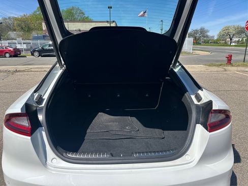 Used 2019 Kia Stinger GT2 image 13