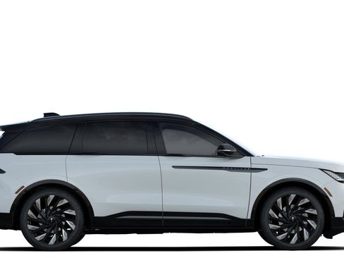 New 2026 Lincoln Nautilus Reserve image 5