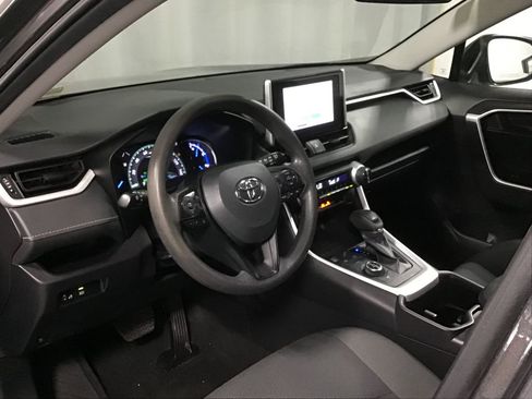 Used 2024 Toyota RAV4 LE AWD/4WD image 7
