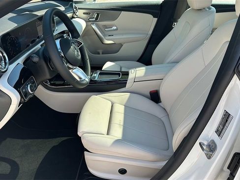 Used 2025 Mercedes-Benz CLA 250 image 21