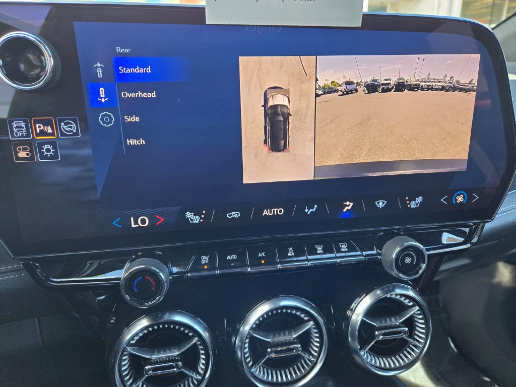 Used 2024 Chevrolet Blazer EV LT AWD/4WD image 10