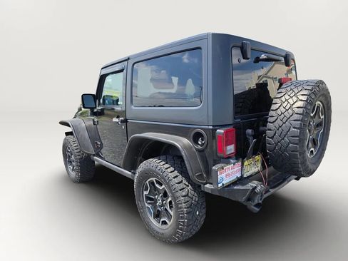 Used 2017 Jeep Wrangler Rubicon w/ Power Convenience Group AWD/4WD image 4