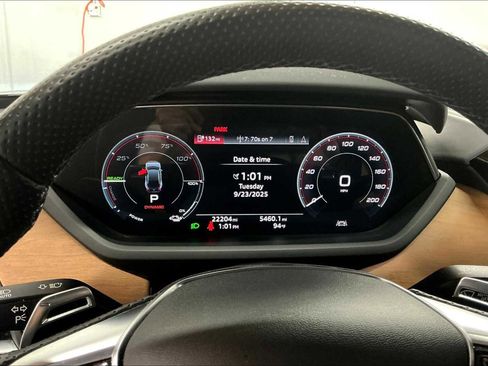 Used 2023 Audi e-tron GT Premium Plus image 22