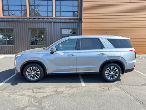 Used 2021 Hyundai Palisade SEL w/ Winter Package AWD/4WD image 2
