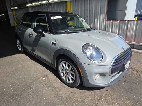 Used 2019 MINI Cooper 4-Door Hardtop FWD image 2