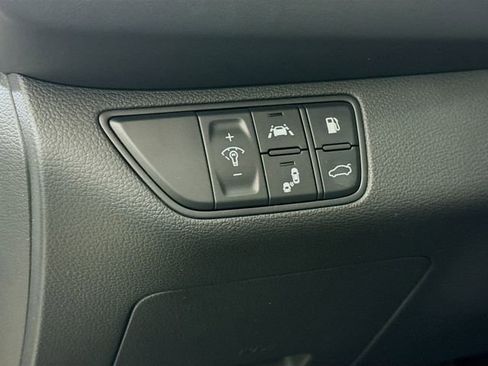 Used 2019 Genesis G70 3.3T Advanced w/ Sport Package image 10