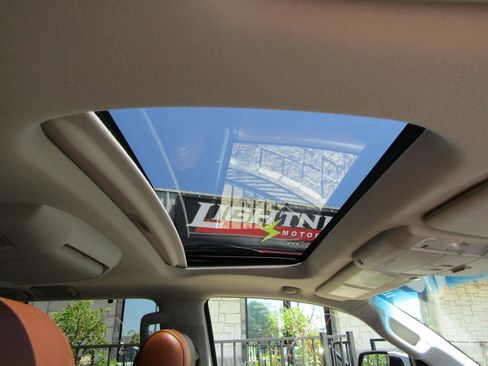 Used 2017 Toyota Sequoia Platinum RWD image 8