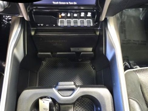 Used 2019 RAM 1500 Laramie AWD/4WD image 24