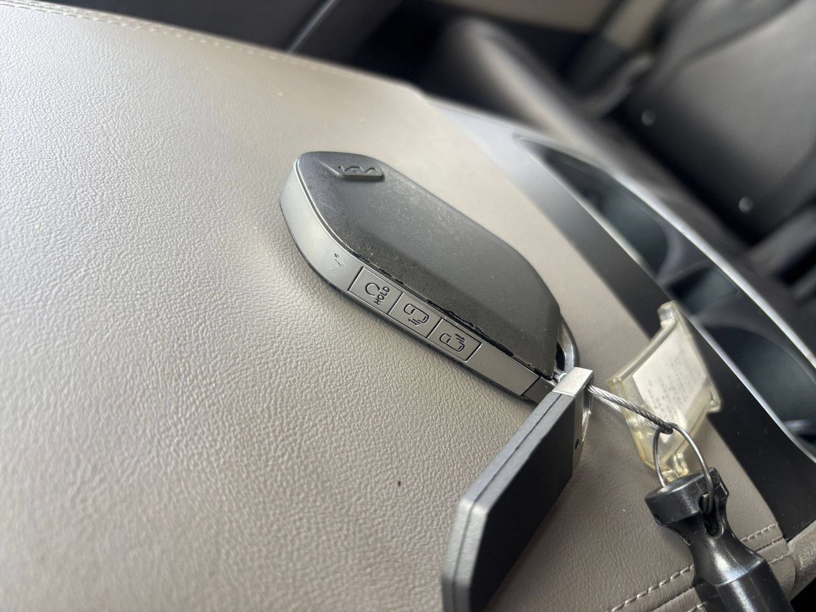 Used 2026 Kia Carnival FWD image 25