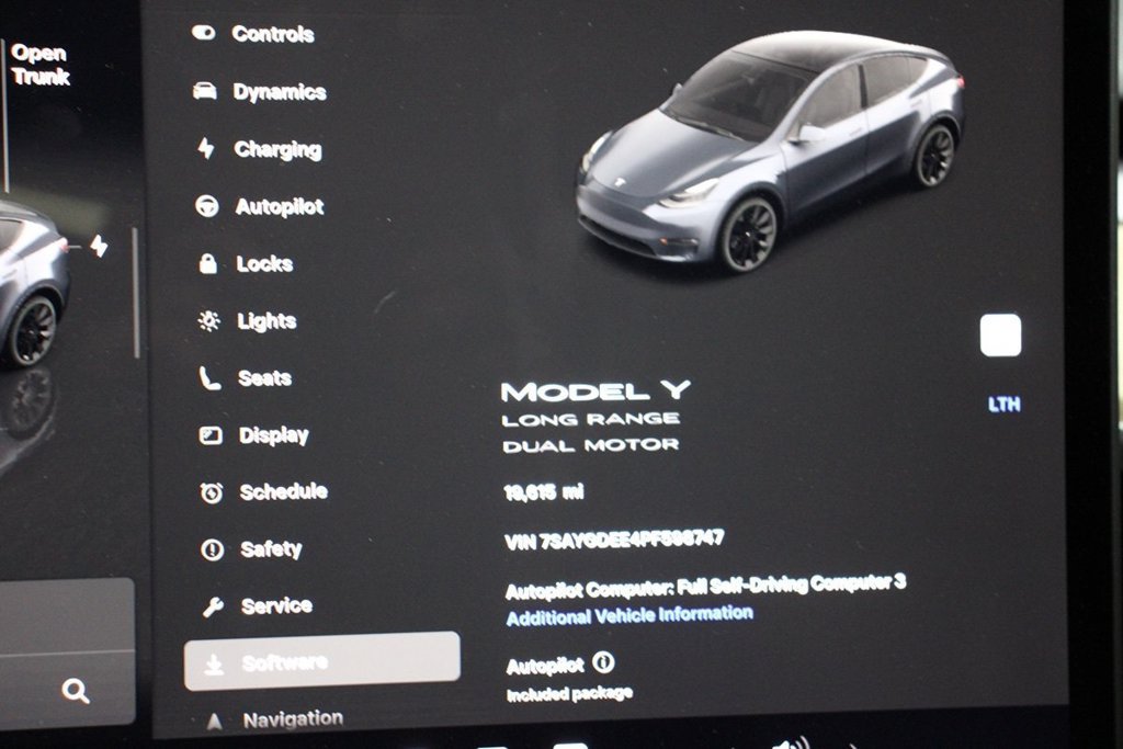 Used 2023 Tesla Model Y Long Range AWD/4WD image 25